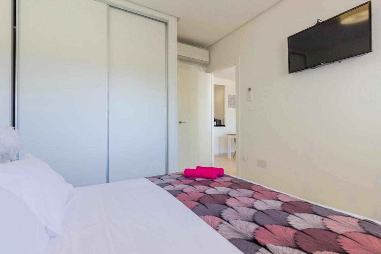 Bungalow Pink Garden Orihuela Exterior photo
