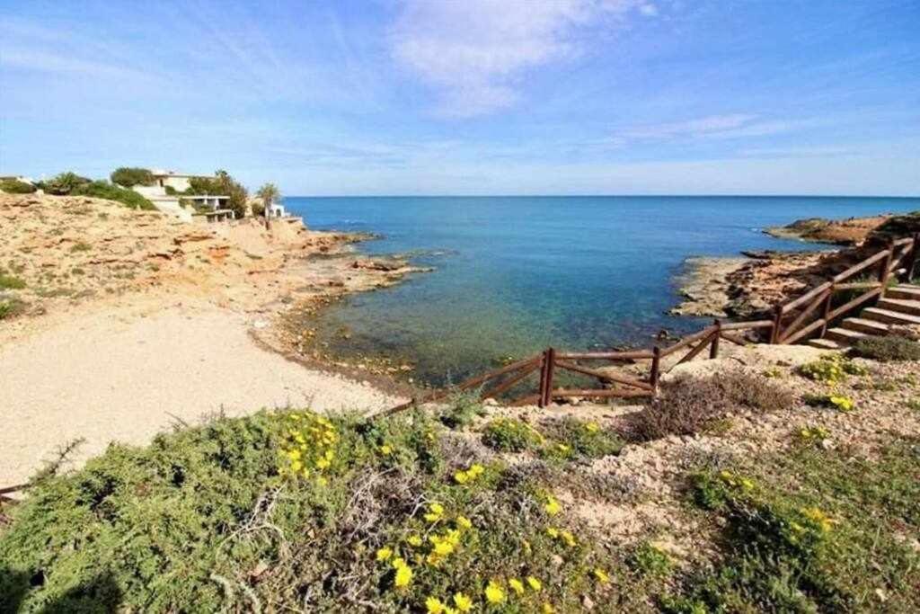 Bungalow Pink Garden Orihuela Exterior photo
